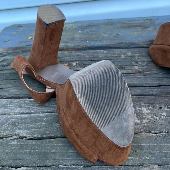 Candies platform chunky heels Sz 9.5 brown suede like Y2K open toe 5.5 in heels - Picture 14 of 15